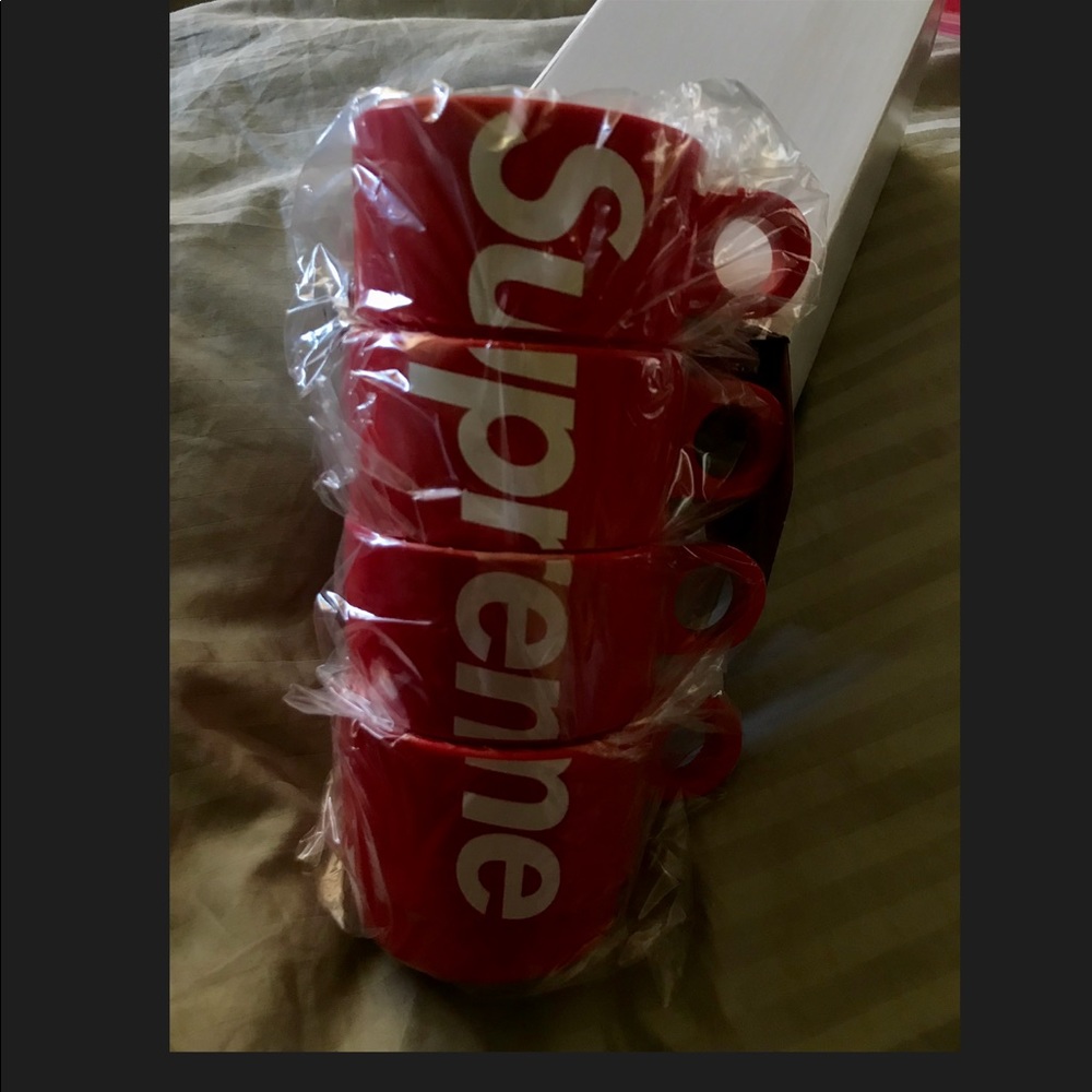 Supreme Stacking Cups (set of 4) SS18